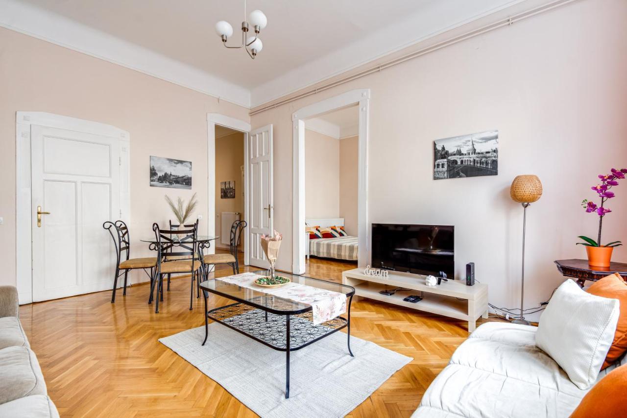 Vintage Apartment In The Jewish Quarter Budapest Esterno foto